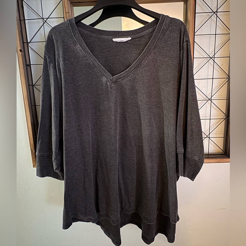 Womens Plus Size 3/4 Sleeve Hi-Lo Top